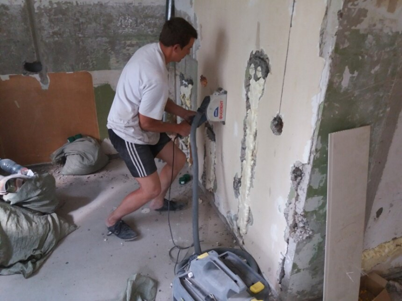 Разрешено ли штробить несущие стены под электропроводку - как сделать правильно и не попасть под штрафы