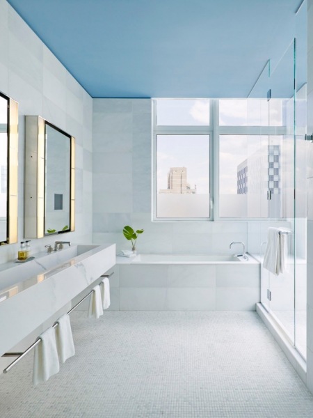 Потолок в ванной: выбор материалов, плюсы и минусы
