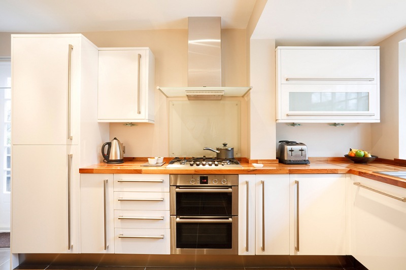 Белая кухня: 65+ лучших фото интерьера