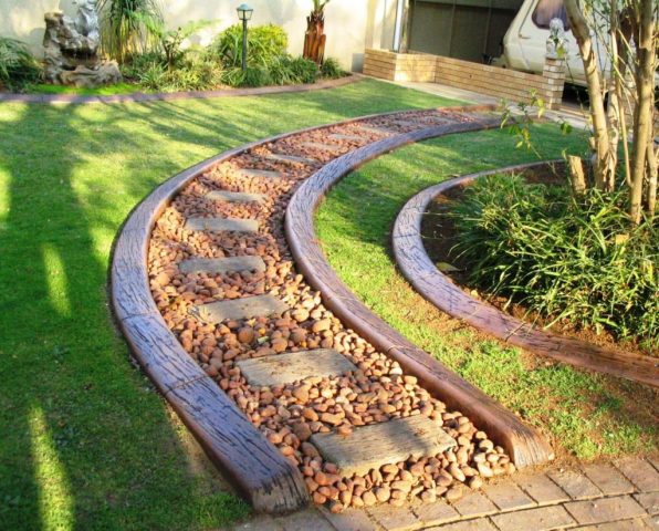 Бордюры садовых дорожек: 10 идей для бордюров из подручных материалов