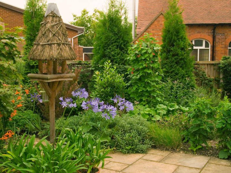 Оригинальный дизайн летнего домика: идеи с фото