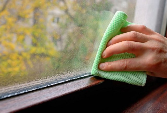 Почему пластиковые окна запотевают и как это исправить