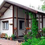 Скамейка под окном