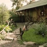 Горшки на заборе