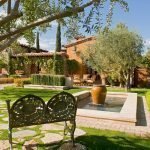 Забор из кипарисов на участке