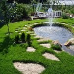 Водоем с фонтаном