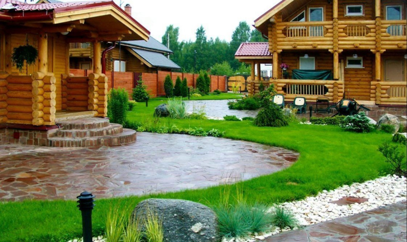 Строения из дерева на участке