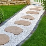 Щебень для декора сада