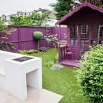 Сиреневый забор на участке